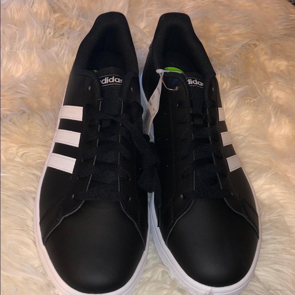 NWT ADIDAS GRAND COURT BASE SNEAKERS